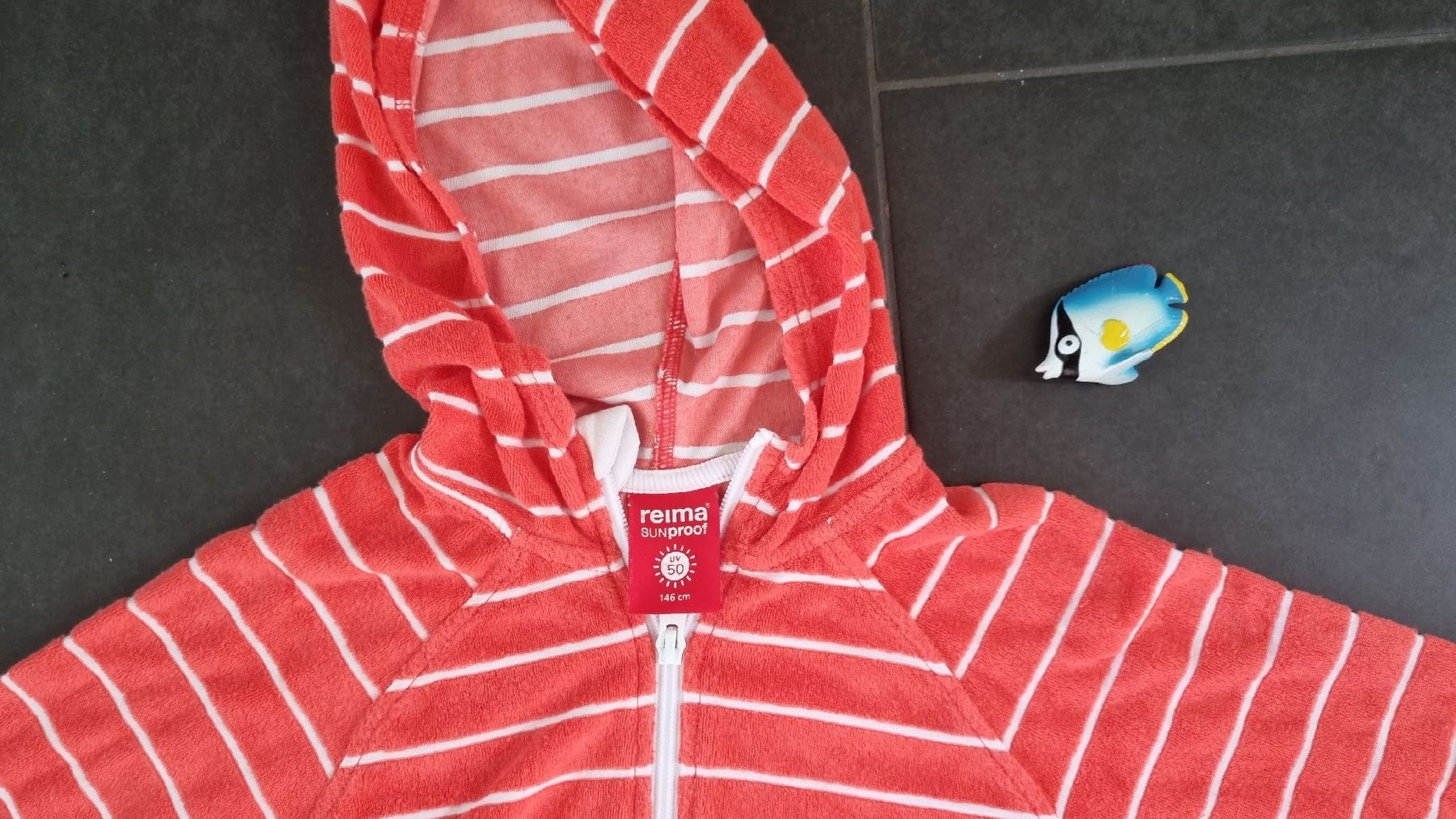 Reima Maglioni & Felpe: Zipjacke Reima gestreift rot weiss 146 – Usato da Bad Zurzach venduto da Mfritzli 1