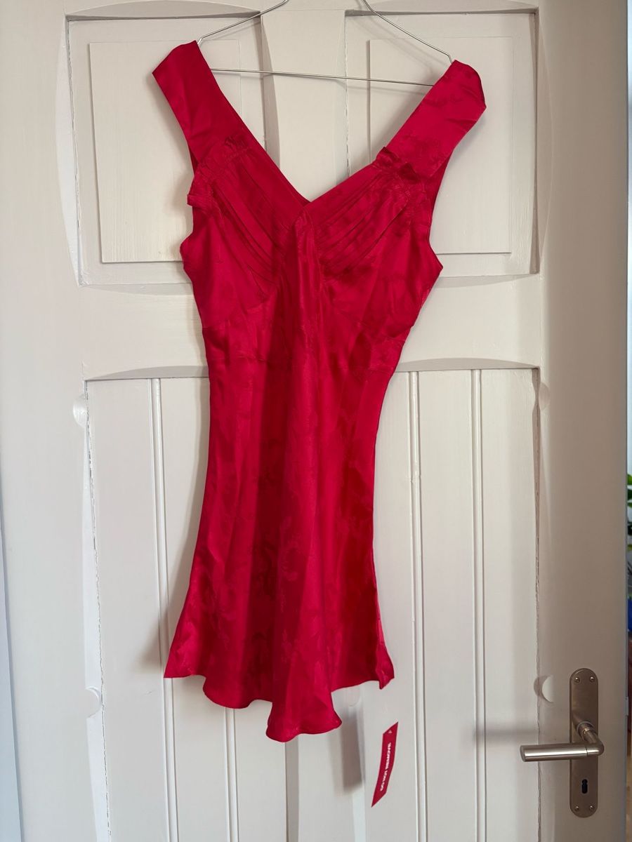 Vestiti: Neu Seidenkleid Réalisation Par Roxy Gr. M Red Dragon – Nuovo e nell'imballaggio originale da Solothurn venduto da Delia009