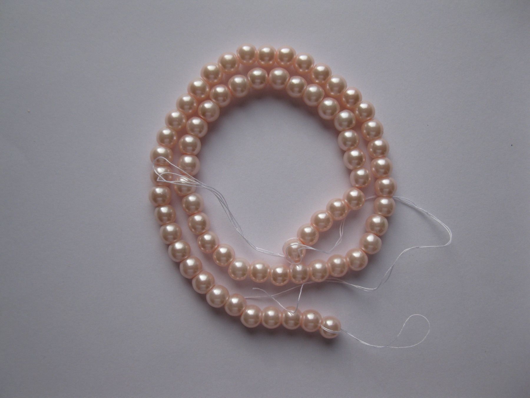 Perles (synthétiques): 1 Strang Glasperlen Perlmutt 6mm, hellrosa – Neuf avec emballage d'origine à St. Margarethen TG par LuanaKa 1