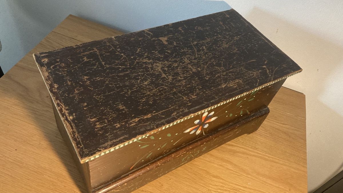 Cassapanche: Antike Holztruhe mit Bauernbemalung – Usato da Basel venduto da alma428 4