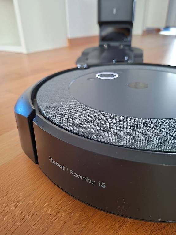 Aspirapolveri & Accessori: IRobot Roomba i5 inkl. Absaugstation – Usato da Murten venduto da pra_cyk2 1