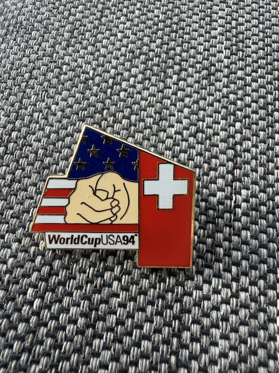 Spille & Fermagli: Worldcup USA 1994 Pin – Nuovo (secondo la descrizione) da Seewen SZ venduto da Missholdi