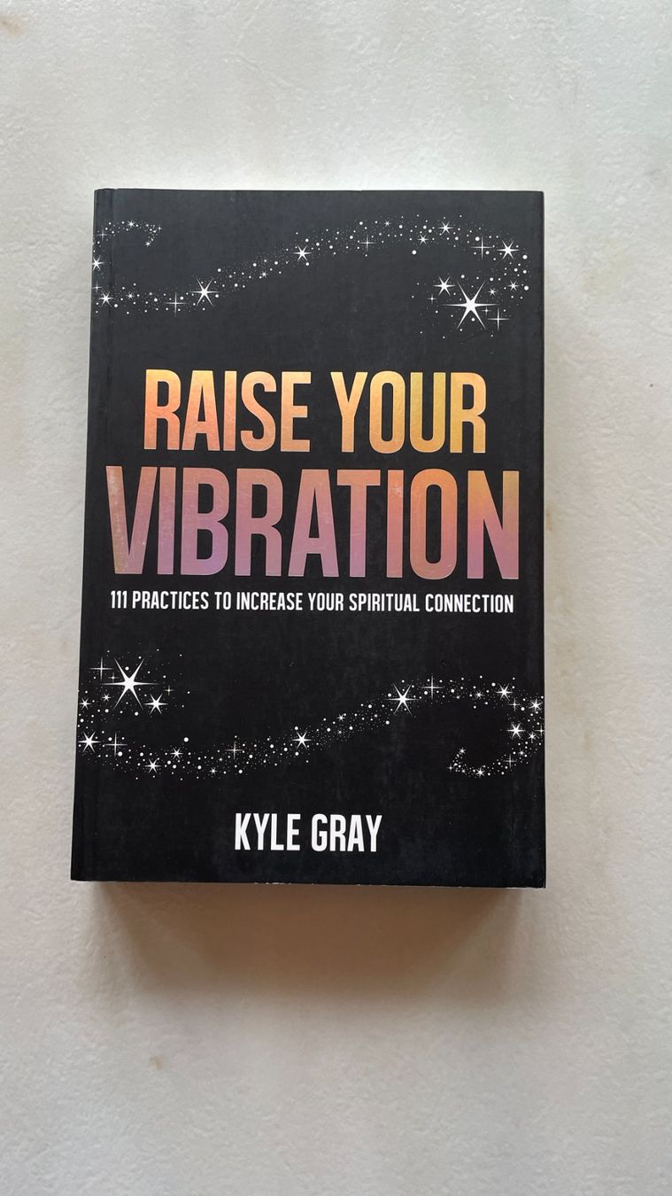 Libri: Kyle Gray - Raise Your Vibration – Nuovo (secondo la descrizione) da Diepoldsau venduto da jessie.lena