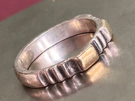Silberring goldene Elemente