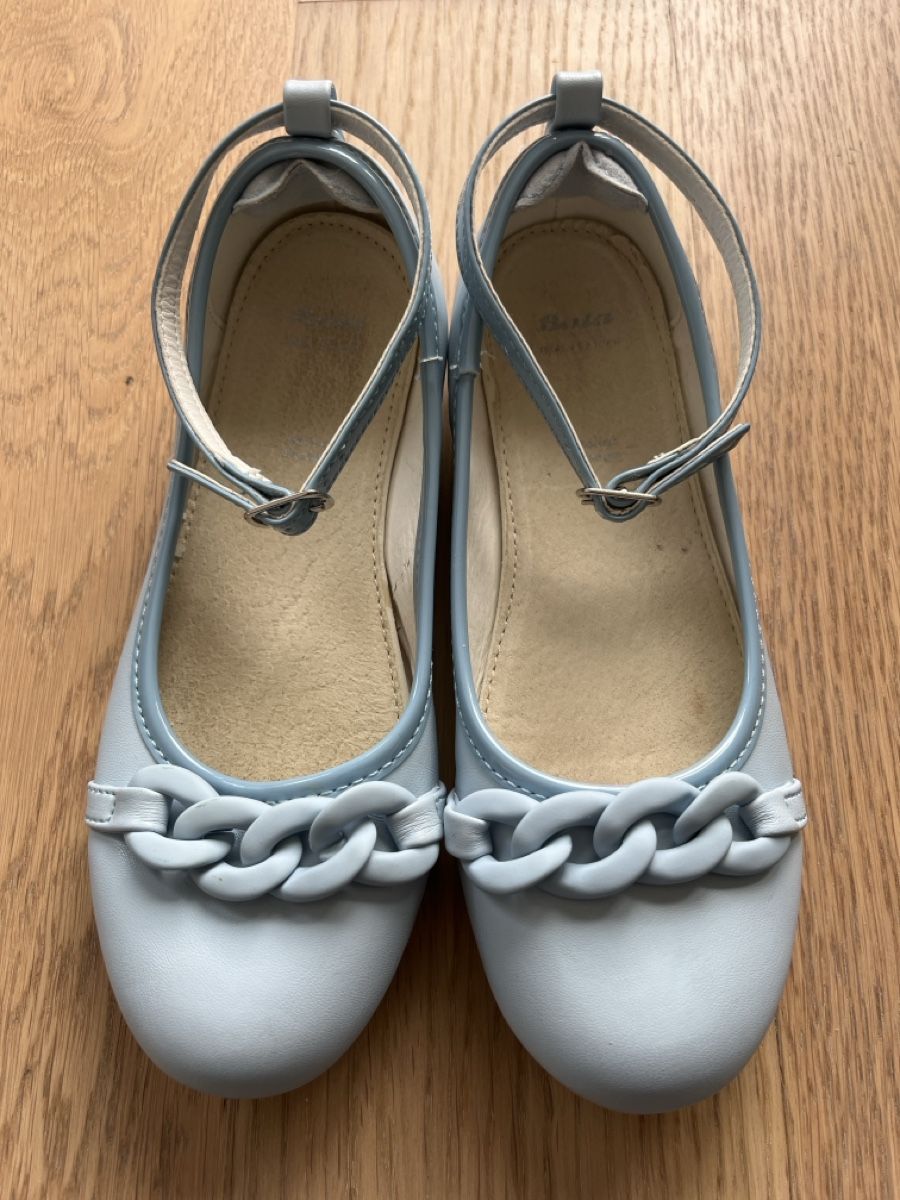 Scarpe per ragazze: Mädchenschule 33 / Chaussures filles 33 – Usato da Worb venduto da Titine79