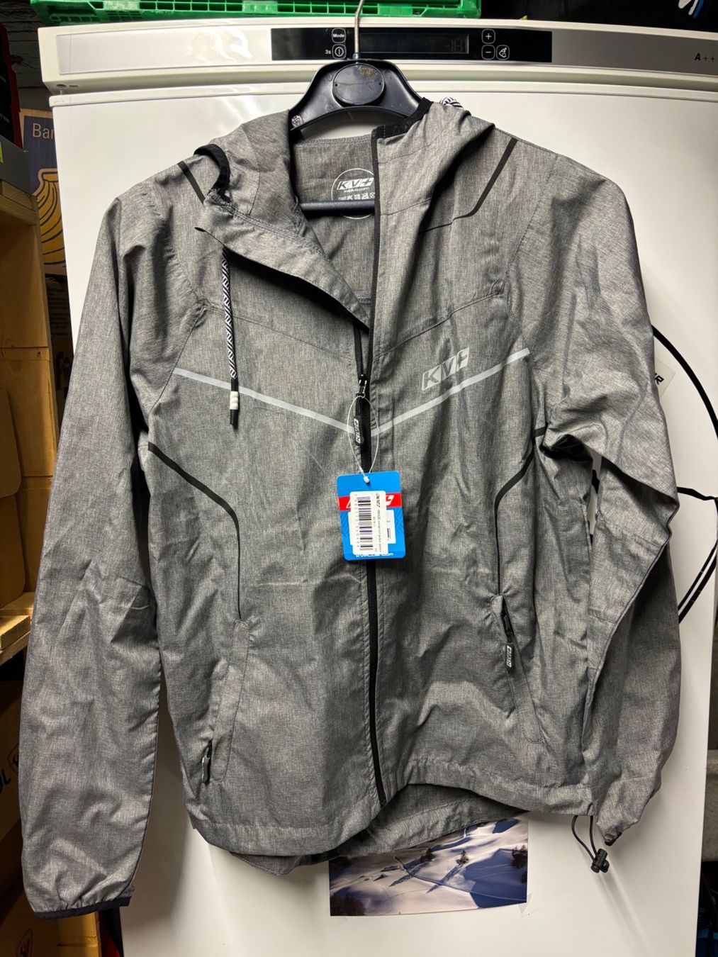Jacken: Windjacke – Neu und originalverpackt aus Egnach von Rechi8