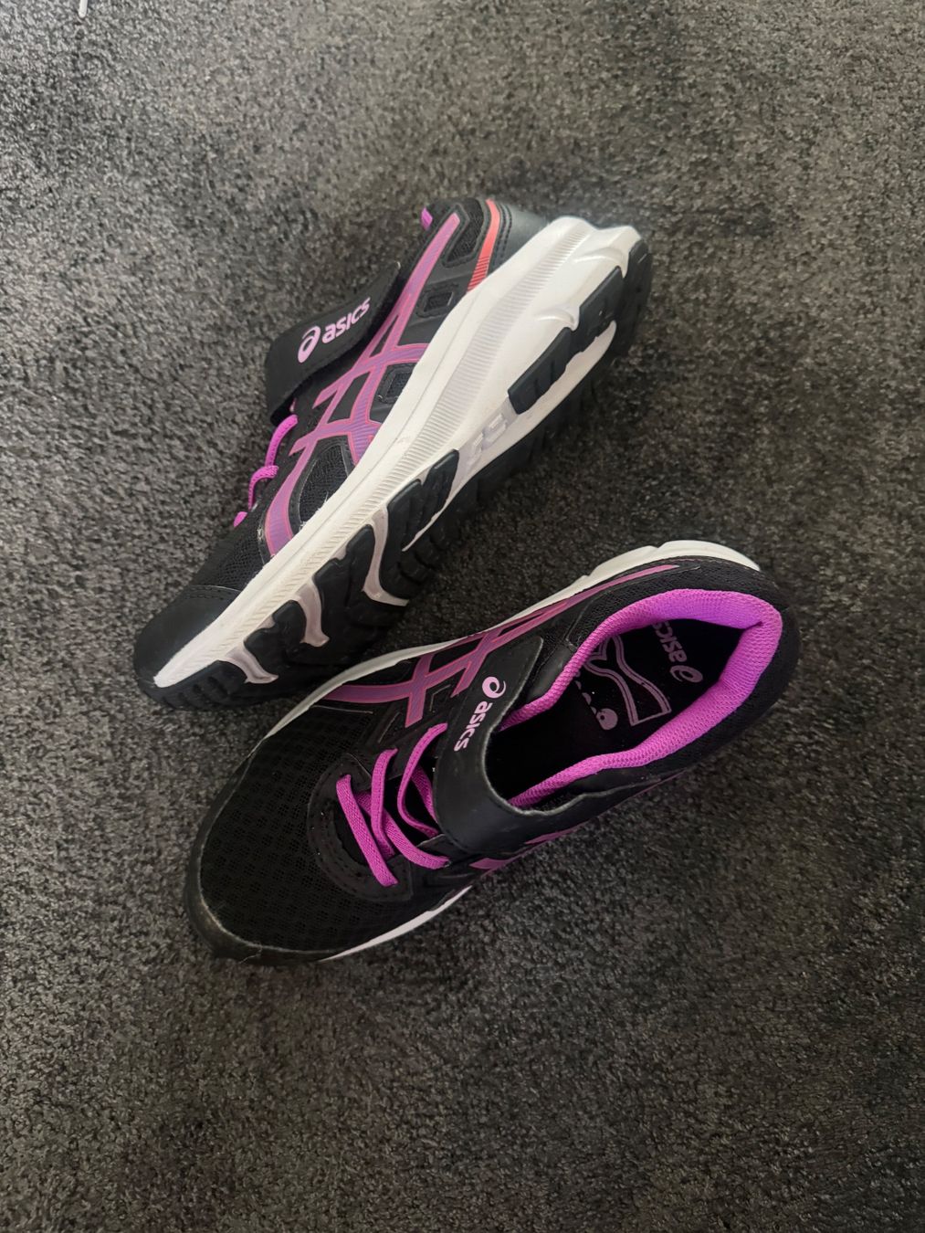 Asics Scarpe per ragazze: Asics Laufschuhe Grösse 33.5 – Usato da Dietikon venduto da flu_5vzg