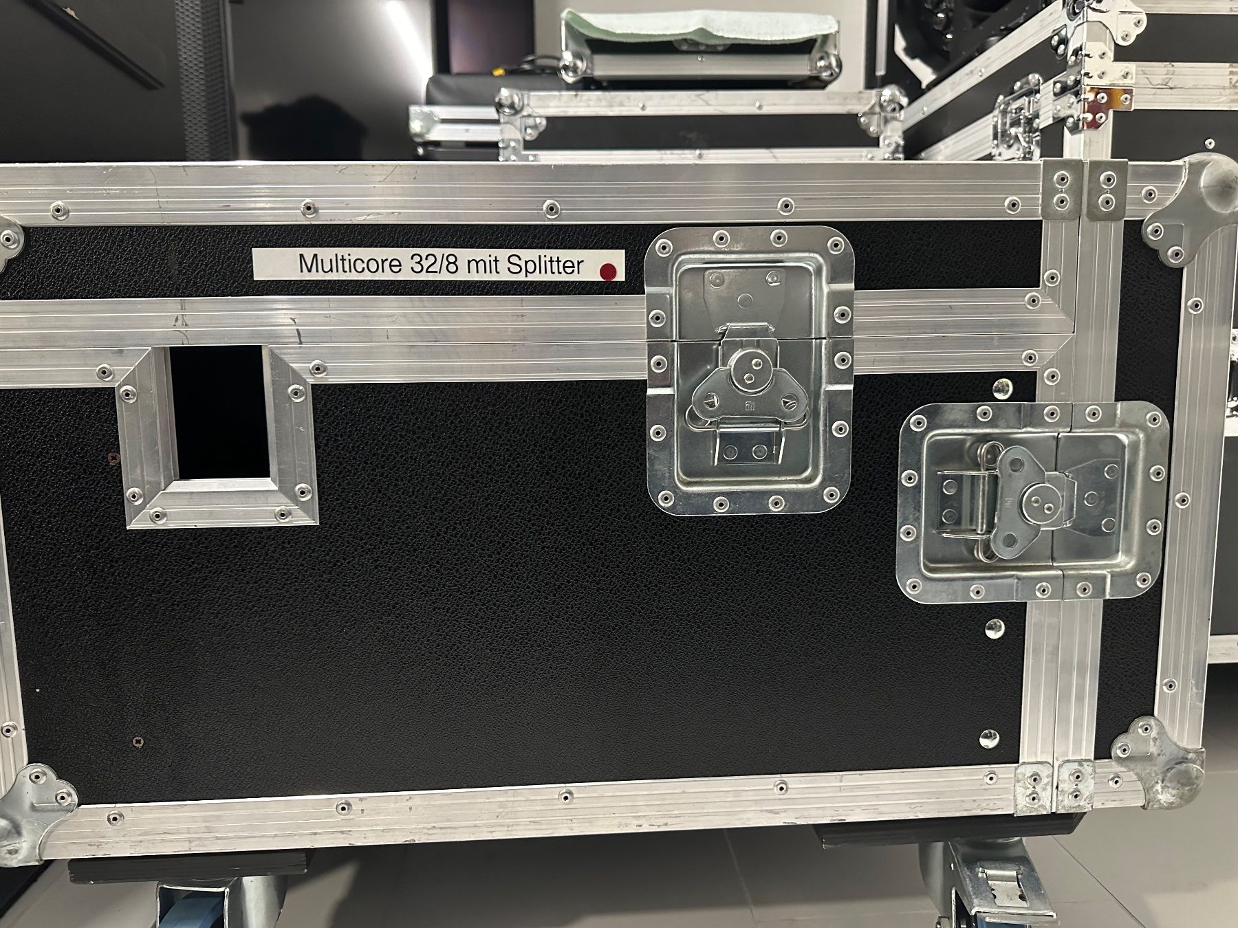 Kabel: Multicore 32/8/50m mit Splitter – Gebraucht aus Staufen von NDV75 1