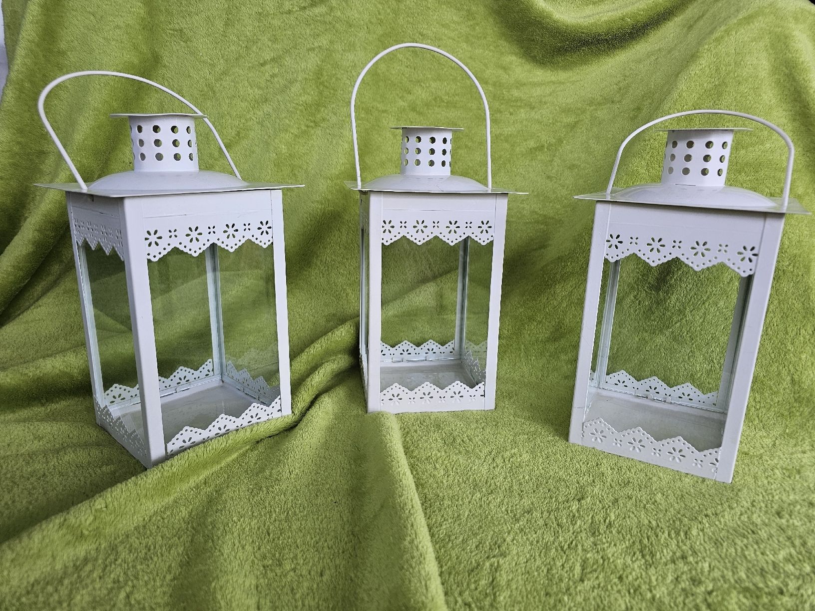 Altro in Decorazioni & Accessori: 3 lanternes blanches en métal et verre – Usato da Gland venduto da Vee_0