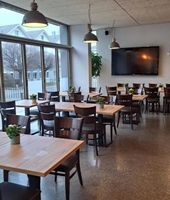 Restaurantstuhl – Vollholz, Kolonialstil – NEU