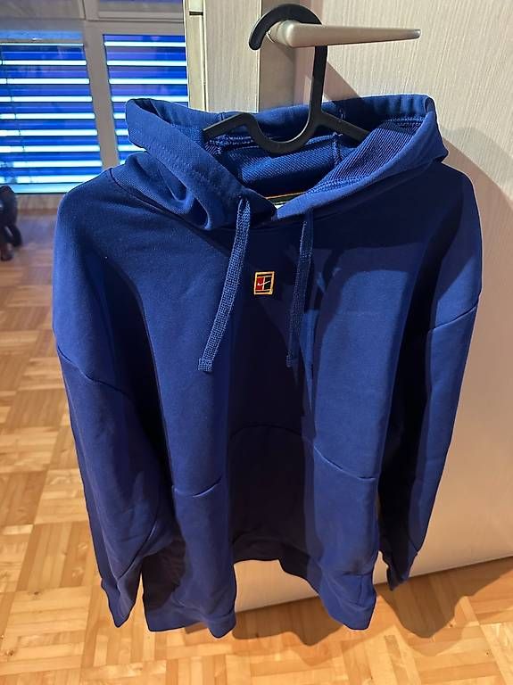 Pullover & Sweatshirts: Nike Hoodie, Grösse L – Gebraucht aus Diessbach b. Büren von maeldysli