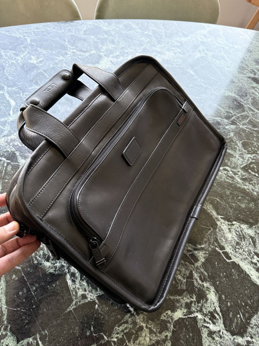 Tumi Valigie & Borse: Tumi Leather Briefcase - New – Nuovo (secondo la descrizione) da Sorengo venduto da Vreeswijk2