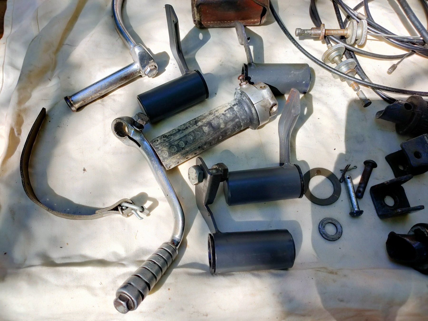 Condor Tutti i ricambio per moto: Lot pièces condor A580 – Usato da Bretonnières venduto da Minigab 1