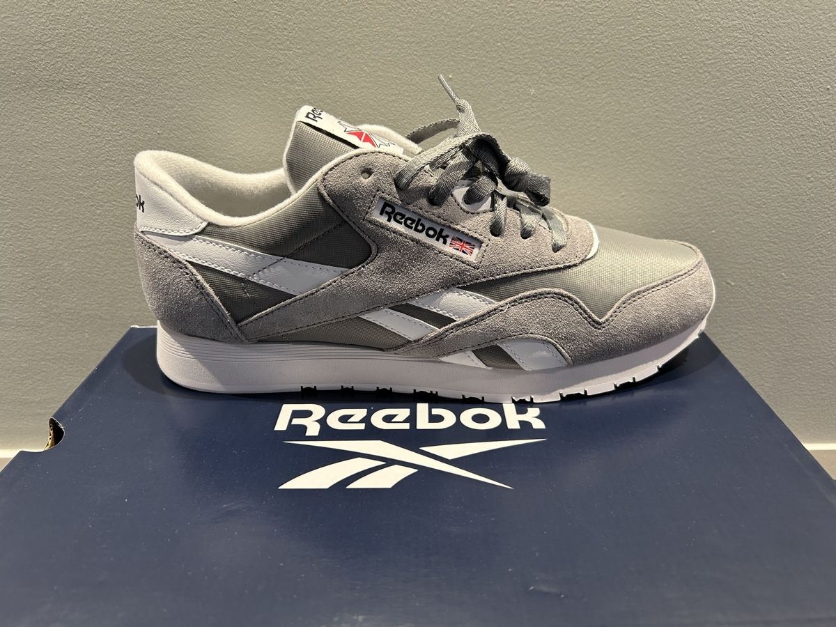 Reebok Scarpe da uomo: Reebok Schuhe NEU Gr. 44 – Nuovo e nell'imballaggio originale da Schüpfen venduto da sportlehrer
