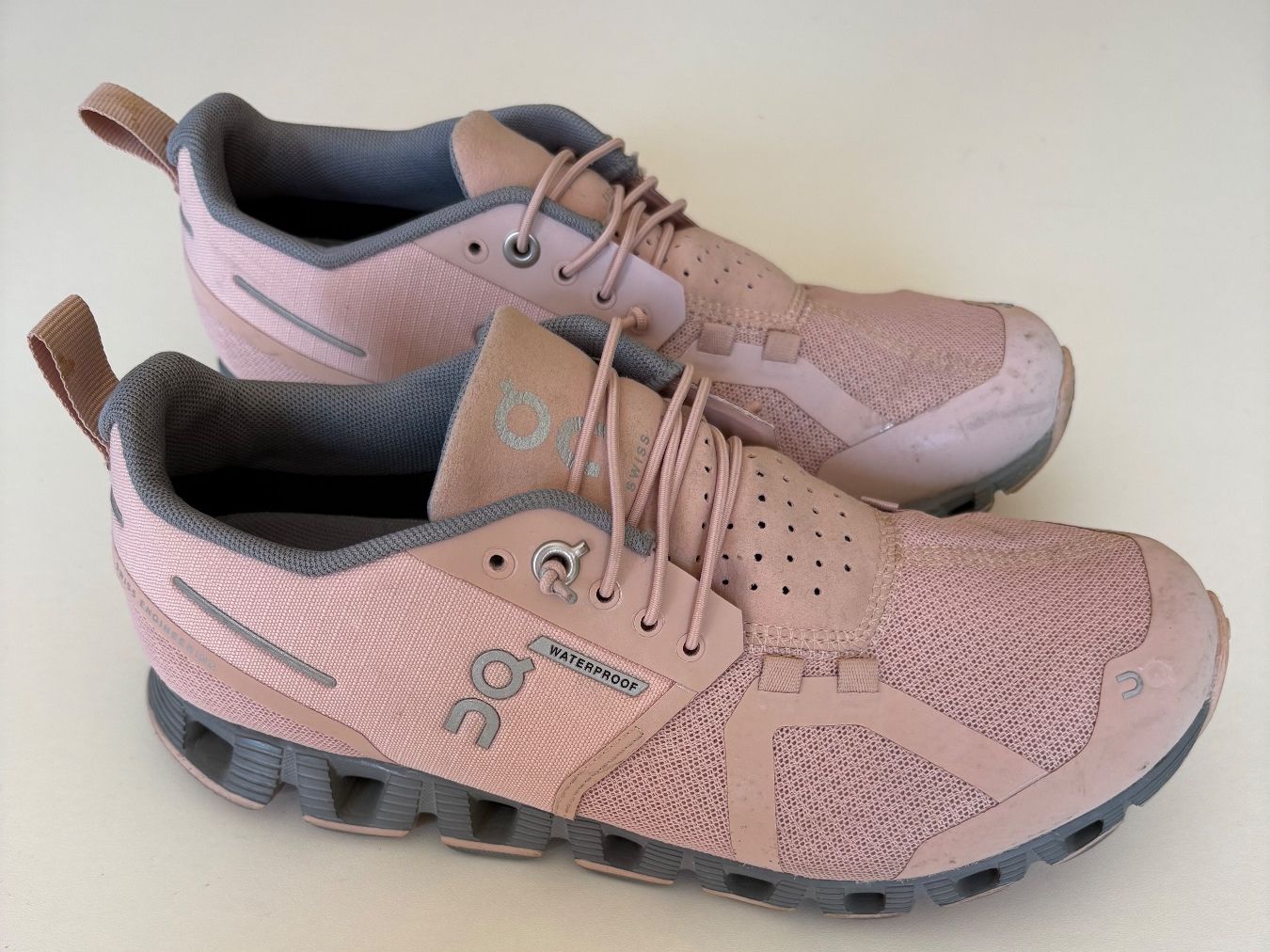 Scarpe da donna: On Cloud Schuhe Waterproof Gr. 37 – Usato da Lüscherz venduto da channad