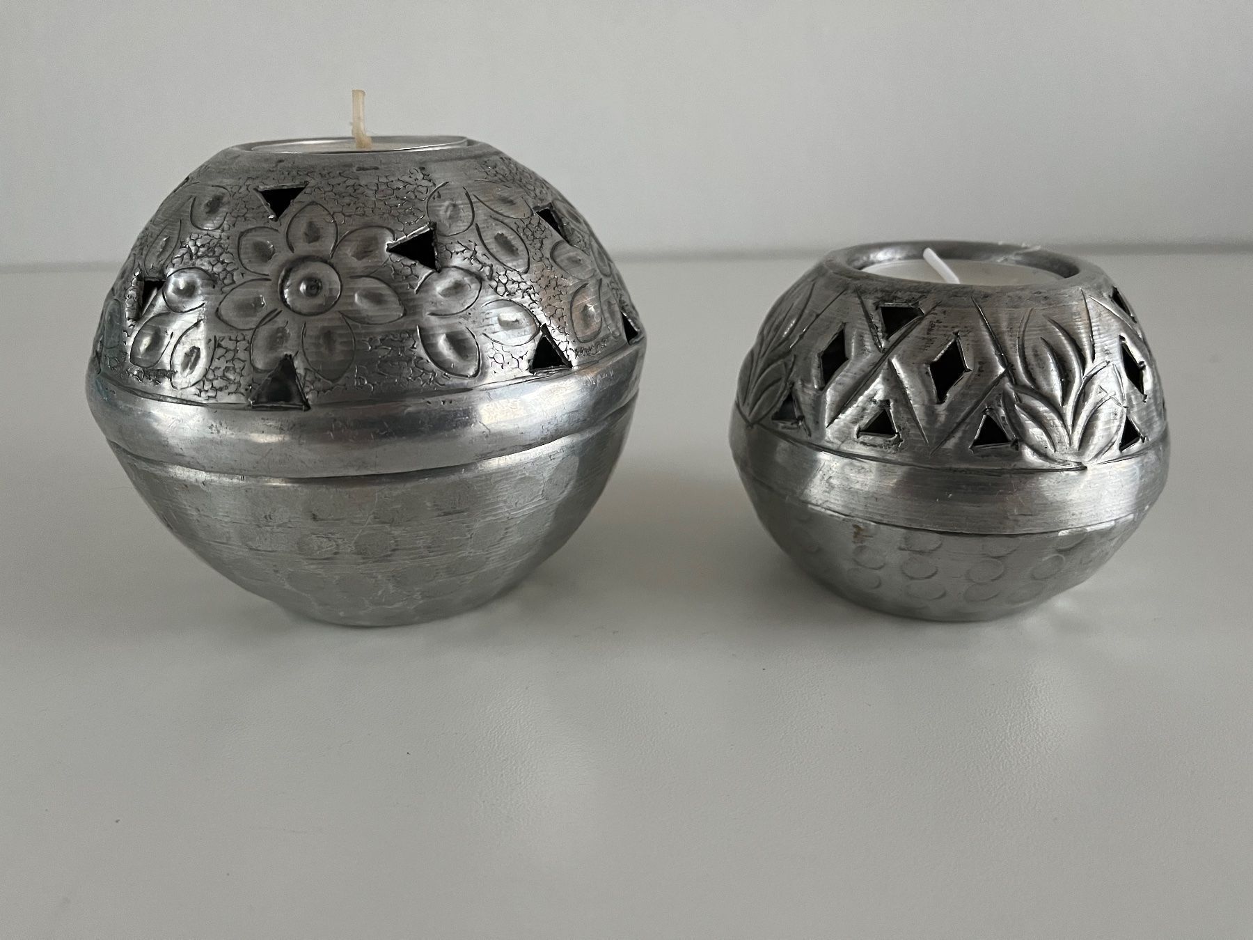 Tutte le decorazioni: 2 Teelichter aus Aluminium – Usato da Wetzikon ZH venduto da seli03