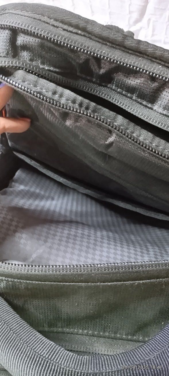 Zaini: Sac à dos pour équipement informatique – Usato da Ecuvillens venduto da n.aissaoui 4