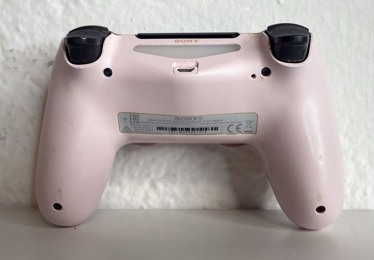 Sony Controller: PS4 Controller Rose Gold – Usato da Ehrendingen venduto da bubulence 1