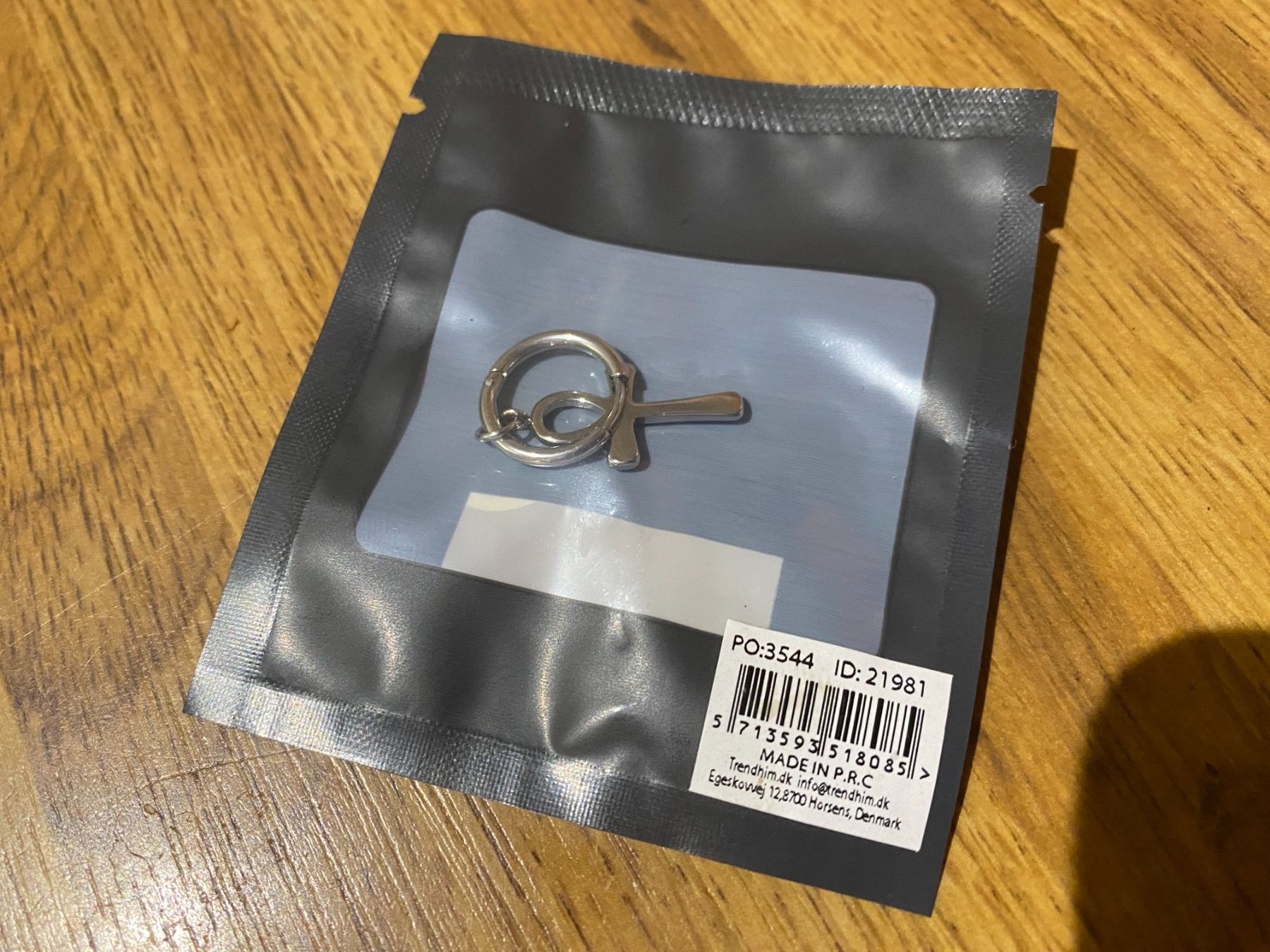 Ohrringe & -stecker: Ohranhänger - Creole mit Ankh - Neu – Neu und originalverpackt aus Basel von FatCatPacksTheRatt 1