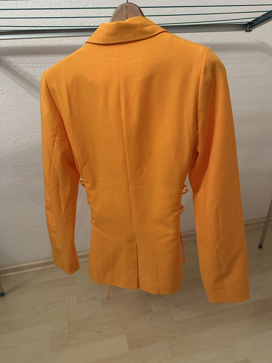 Costumi: Oranger Blazer von Vero Moda, Grösse 36 - Hingucker! – Usato da Schöfflisdorf venduto da Katrins02 1