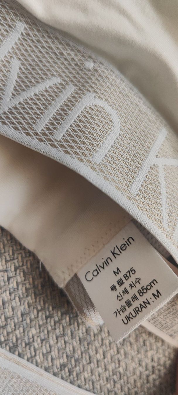 Calvin Klein Altra biancheria intima: Calvin Klein Set Bralette+String – Nuovo e nell'imballaggio originale da Niederhasli venduto da dom_jxt6 2