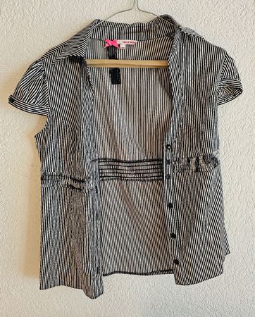 Chemisier Tally Weijl, taille 36, état neuf sans étiquette.