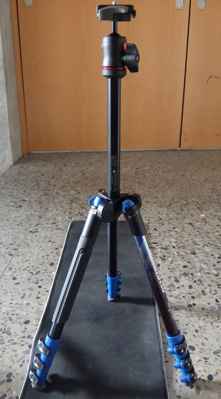 Manfrotto Stative & Stativköpfe: Manfrotto befree Color Light Blue Version Stativ – Gebraucht aus Basel von Elektronik_Markt 1