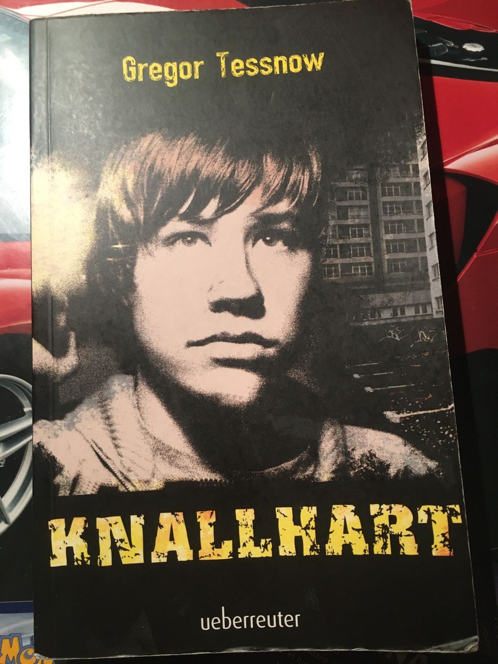 Libri: Knallhart - Gregor Tessnow – Usato da Neuchâtel venduto da Tradeboi