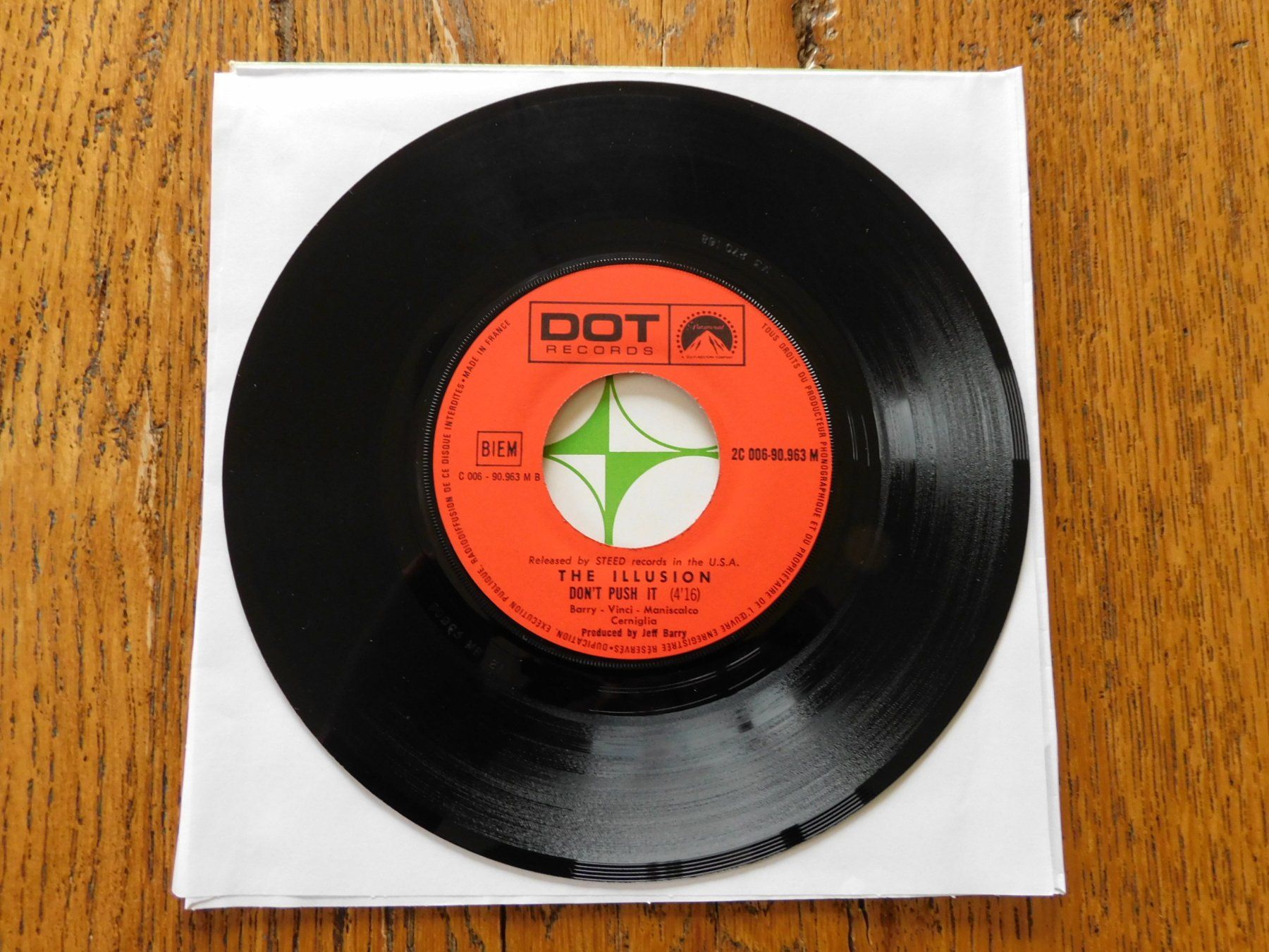 Dischi in vinile: The Illusion - Together/Don't Push It – Usato da Emmenbrücke venduto da Dickens 2