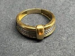 Sehr schöner und spezieller Gelbgoldring 750/18 k mit Stahl,