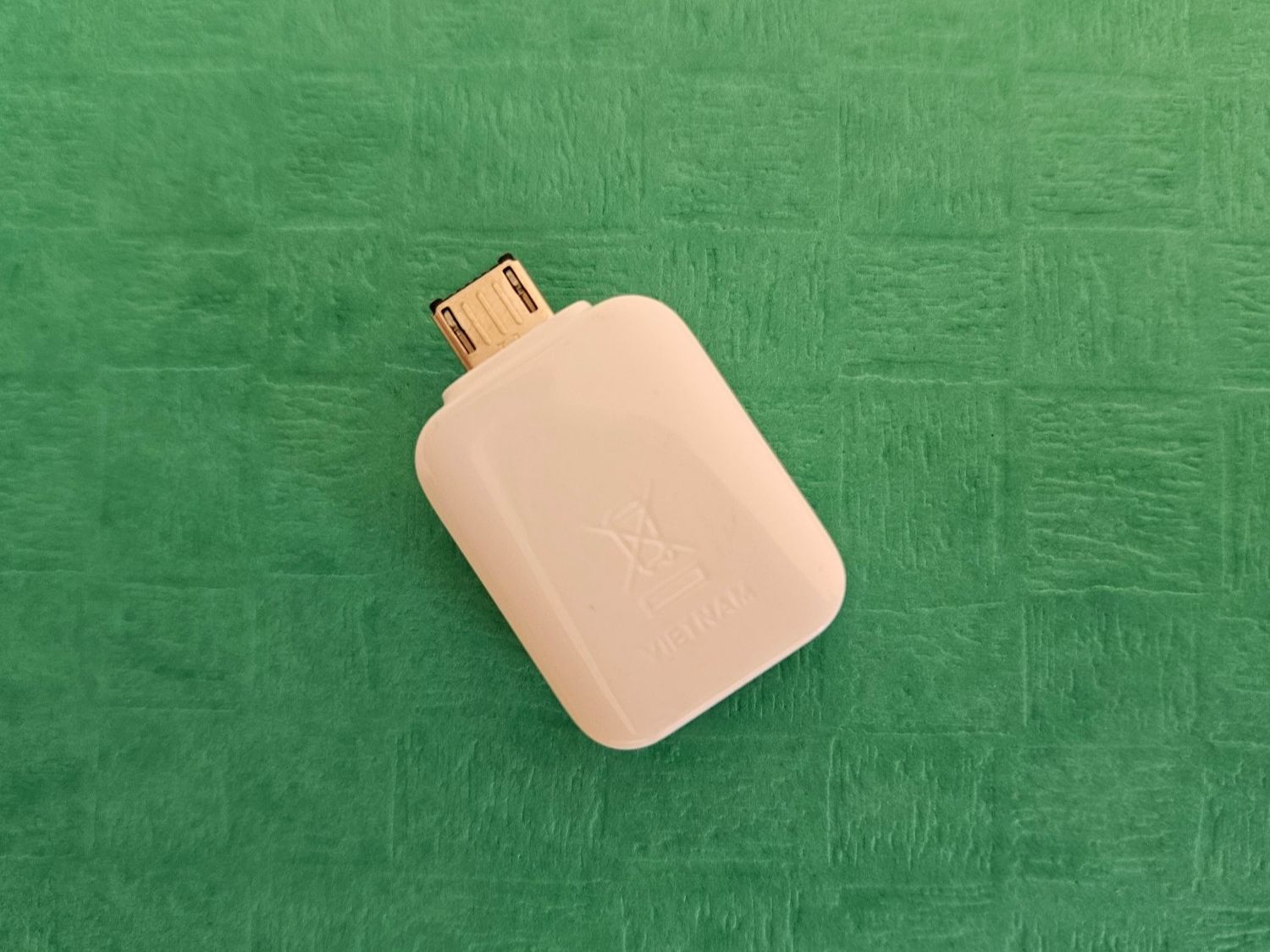 Samsung Unità & Adattatore: Samsung OTG-Adapter, weiss, USB-A zu Mikro-USB – Nuovo (secondo la descrizione) da Basel venduto da bea_cs7h 1
