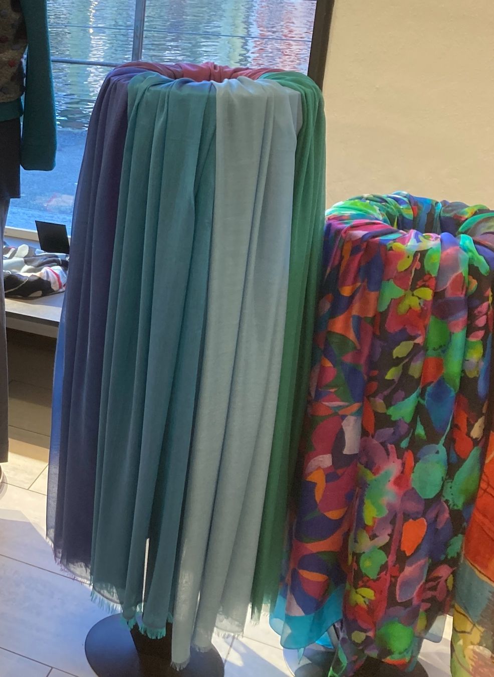 Vasen & Gefässe: Bodenvase / Dekogestell, 97 cm – Gebraucht aus Langnau i. E. von flexibus77 3