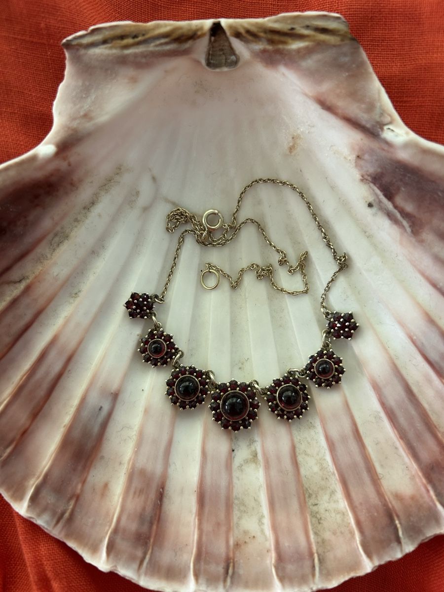 Catenine: Vintage Böhmische Granat Halskette  – Usato da Birsfelden venduto da Exclusivity 4