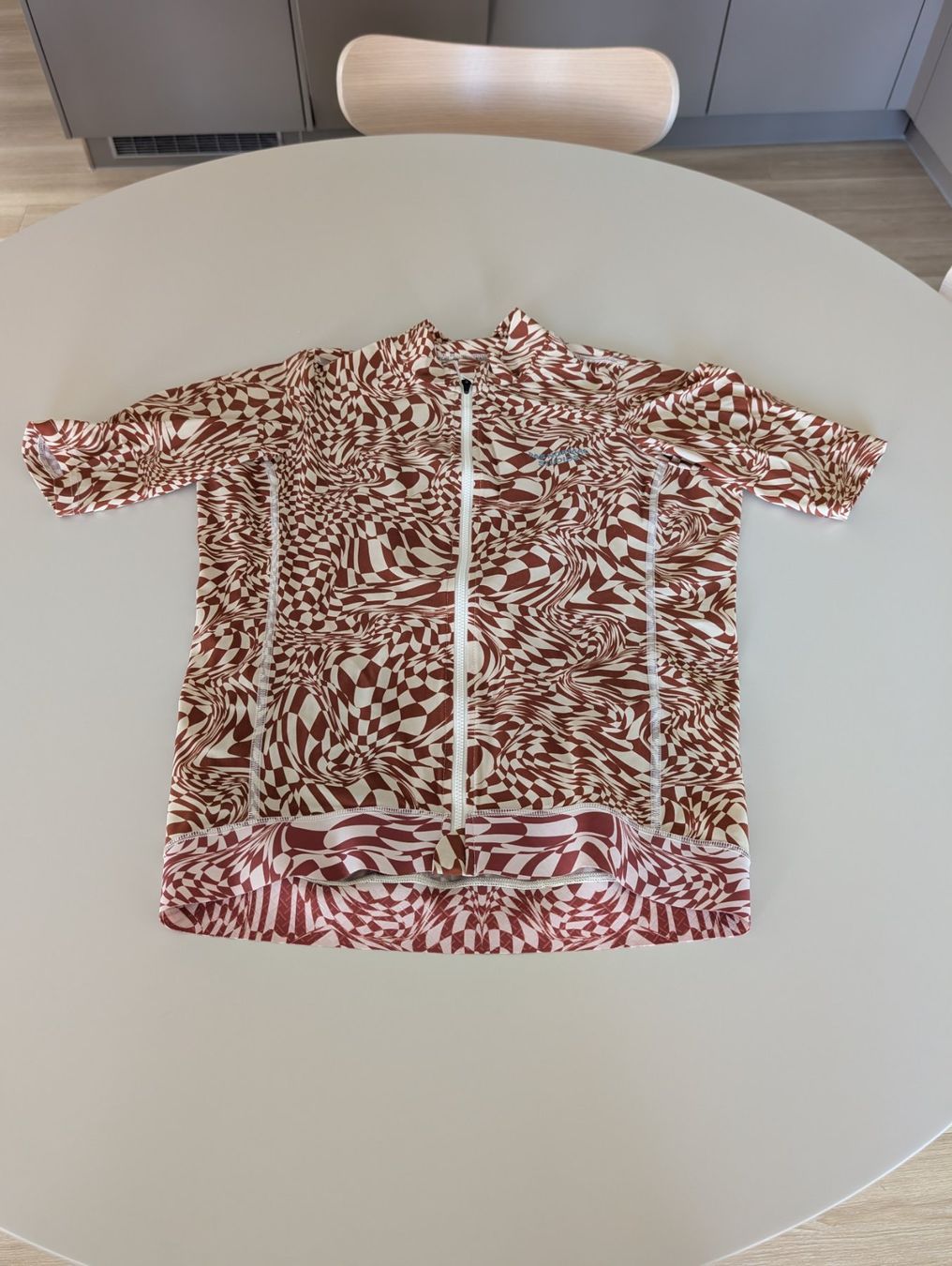 Pas Normal Studios Canottiere & Pantaloni: Pas Normal Studios Trikot braun/weiss, Grösse L – Usato da Mörschwil venduto da Pixel65