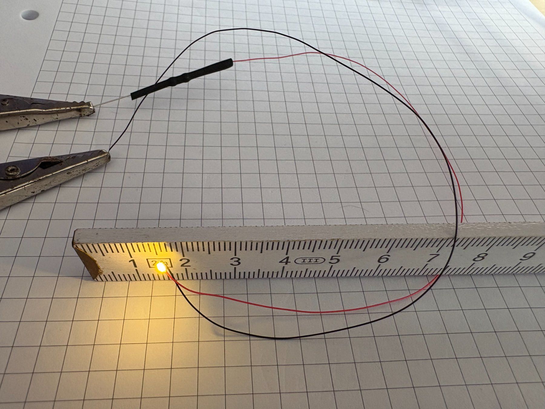 Roco Modelleisenbahnen: 50 Stk. KELLTEC 0508 Micro LED 24V DC Warmweiss mit 20 cm K. – Neu und originalverpackt aus Dittingen von Beamsplitter 1