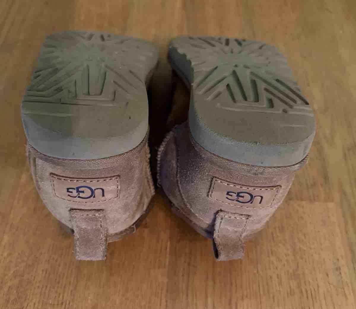 Ugg Schuhe für Jungen: Ugg Boots (Stiefel) Grösse 36 – Gebraucht aus Staffelbach von rc-larossa 4