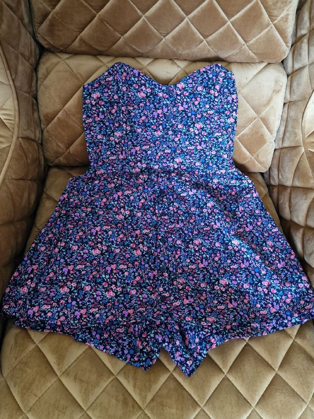 Tute: Sommerlicher Playsuit/Romper mit Blumenmuster, Grösse S! – Usato da Mönchaltorf venduto da nzhuravel 1