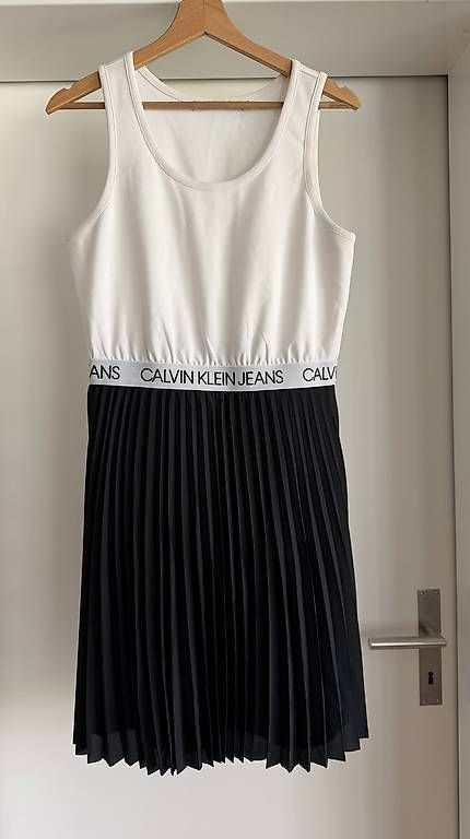 Vestiti: Calvin Klein Jeans Kleid Gr. S – Usato da Liestal venduto da Schatzsucher90 1