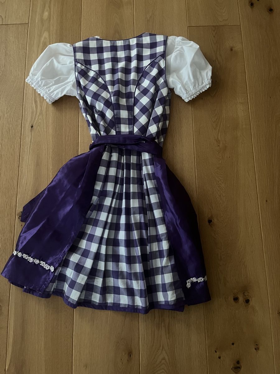 Costumes: Dirndl mit Bluse Gr.36 – D'occasion à Einsiedeln par Nomi05 1