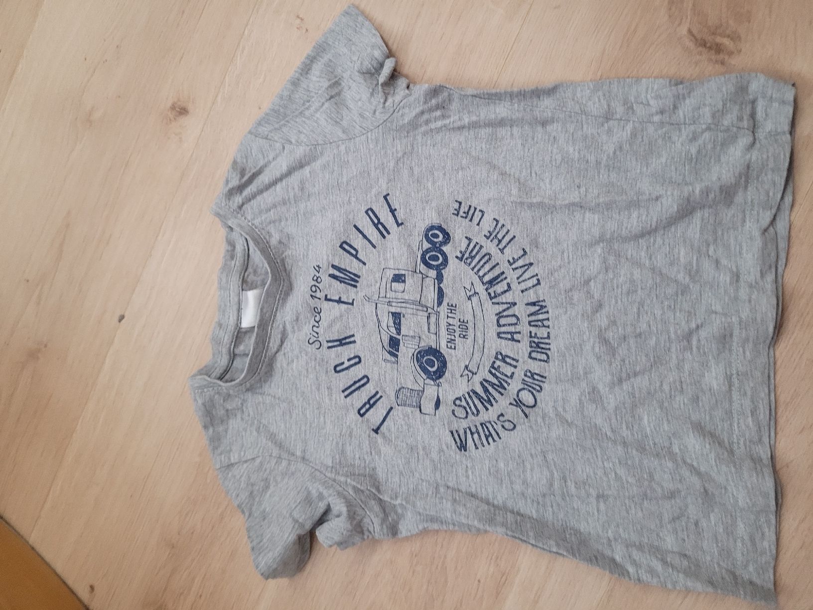 Chemises, T-shirts & Polos: t-shirt gr. 104 – D'occasion à Lupsingen par sta_wgg5