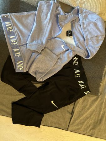 Nike Set Mädchen, Jacke XS (6-8 J.)& Leggings