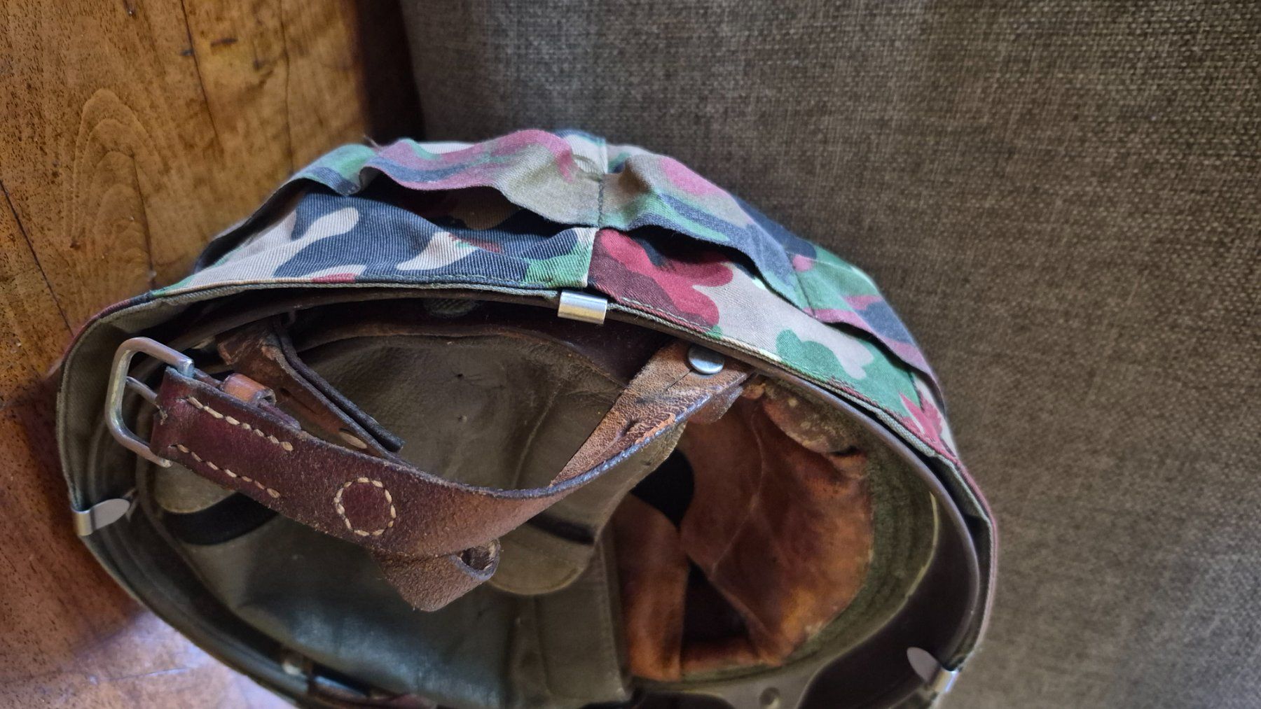 Schweizer Armee Uniformen & Effekten: Gendarmeriehelm – Gebraucht aus Bonau von Jaco82 6
