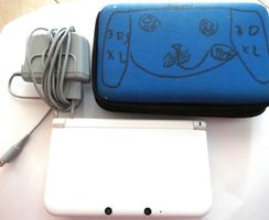 Nintendo 3DS XL weisse Konsole + Netzgerät + Tasche
