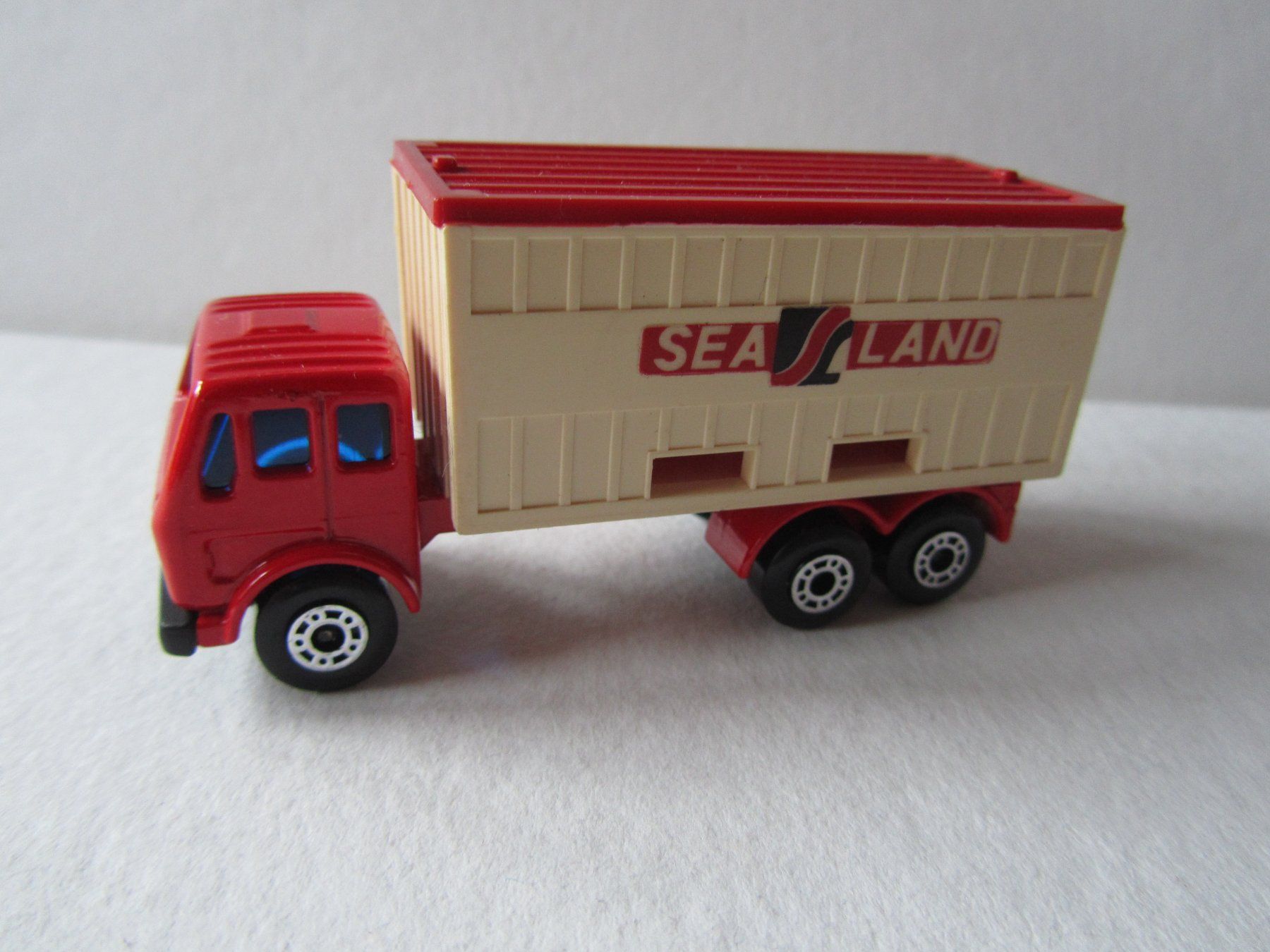 Matchbox Modellini d'auto: Container Truck, Matchbox Superfast, Nr. 42C, unbespielt – Usato da Weiningen ZH venduto da dietsch57