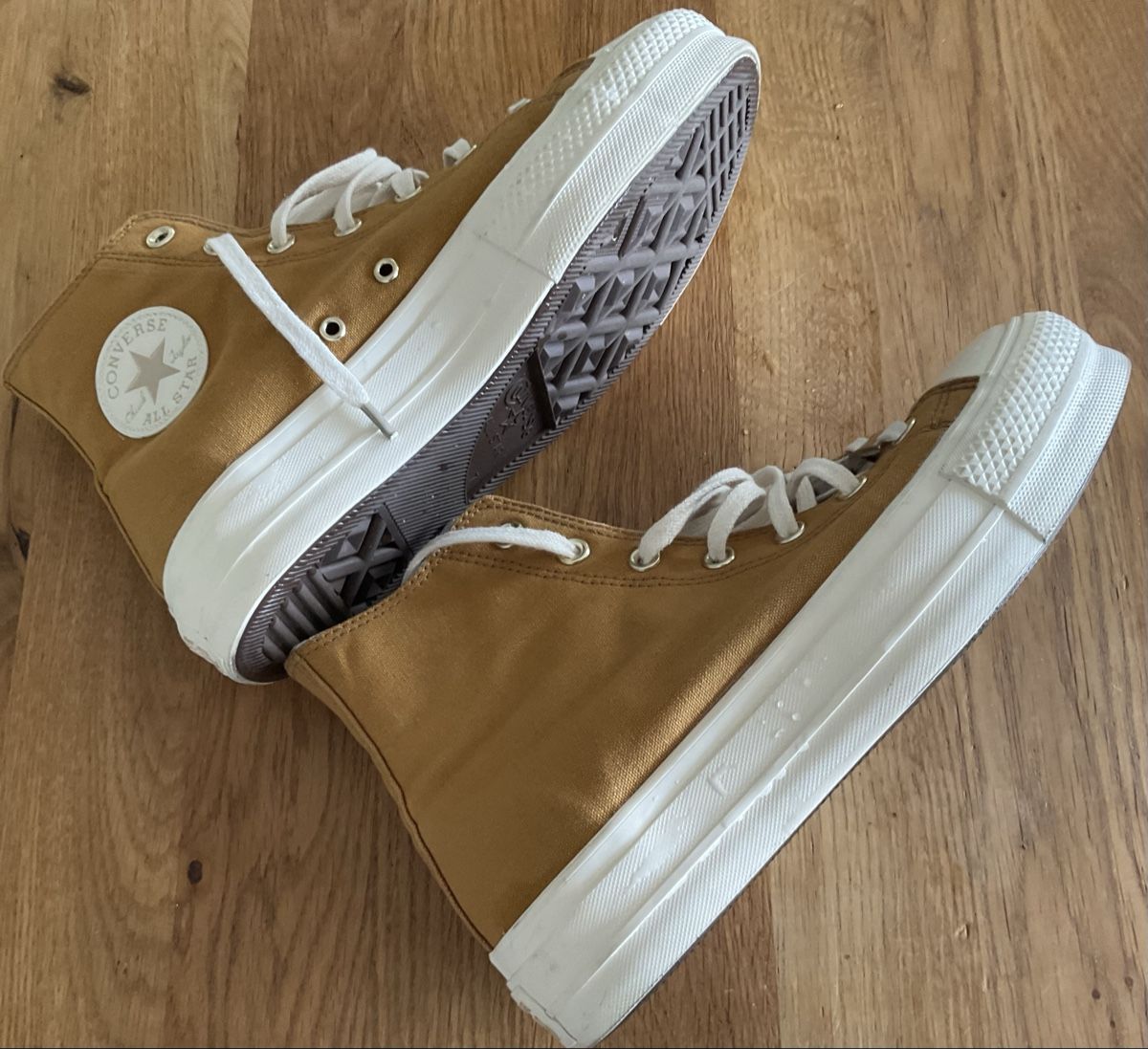 Converse Chaussures femmes: Schuhe Converse Grösse 40 – D'occasion à Zürich par Pagalo 2