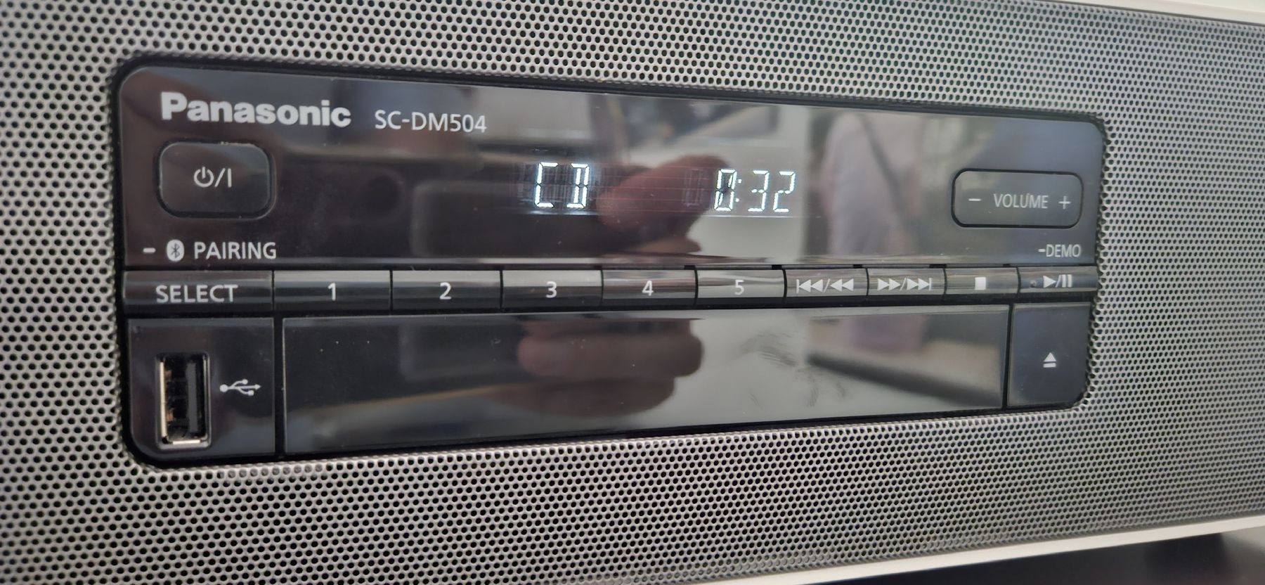 Panasonic Systèmes audio & multimédias: Panasonic SC-DM504 CD Player Radio – D'occasion à Bern par jul_7jsf 3