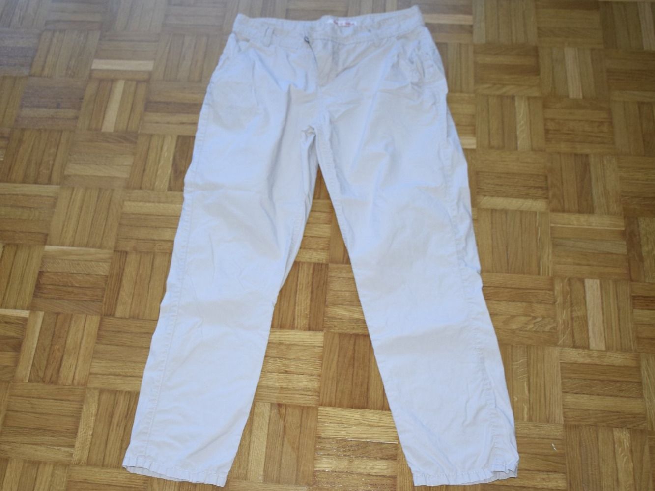 Pantaloni: BE U TIFUL Bermuda Hose Damen Gr 36 – Usato da Wetzikon ZH venduto da Wetzicardo25