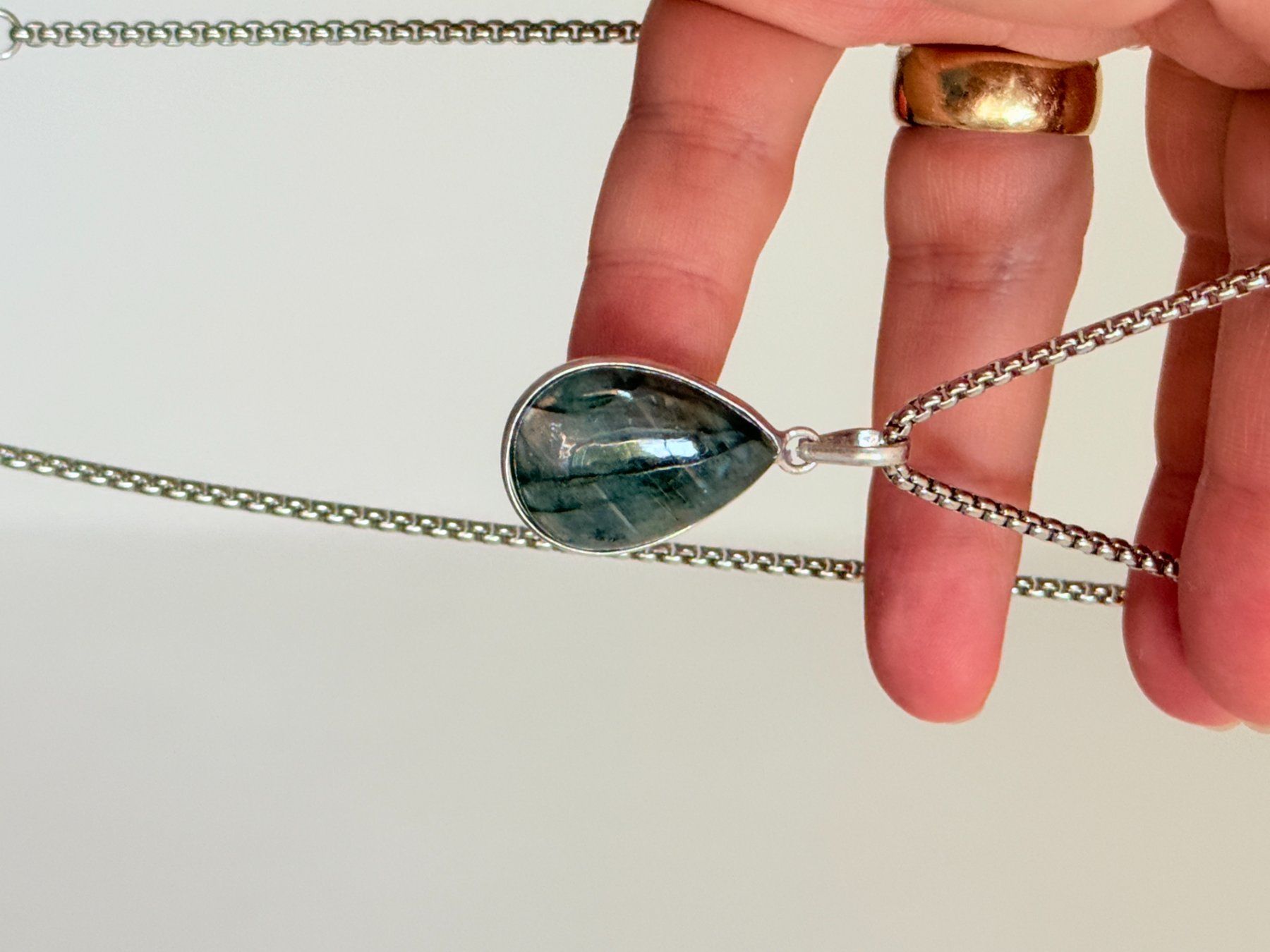 Catenine: Labradorite necklace – Nuovo e nell'imballaggio originale da Genève venduto da AGBERG 1
