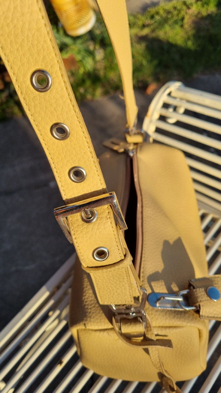 Sacs femmes: Sac à main – D'occasion à Corbeyrier par Lalaland99 3
