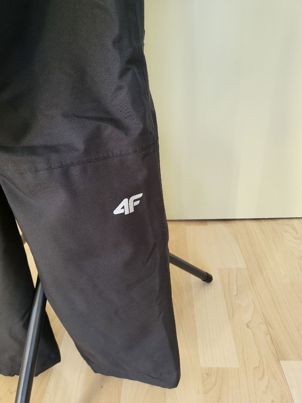 4F Hosen: 4F Ski Pants/Bib - Size 164 -Black, Winter – Gebraucht aus Sarmenstorf von zuz_q5kq 5